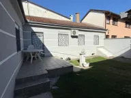 Izdavanje, kuća, 130m², Salajka, Novi Sad Sve Podlokacije - image 1