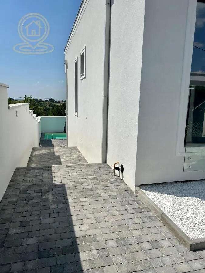 Izdavanje, kuća, 180m², Sremska Kamenica, Petrovaradin