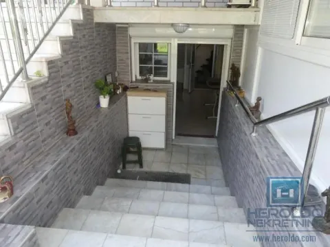 Prodaja, kuća, 380m², Pivara, Jagodina - image 13