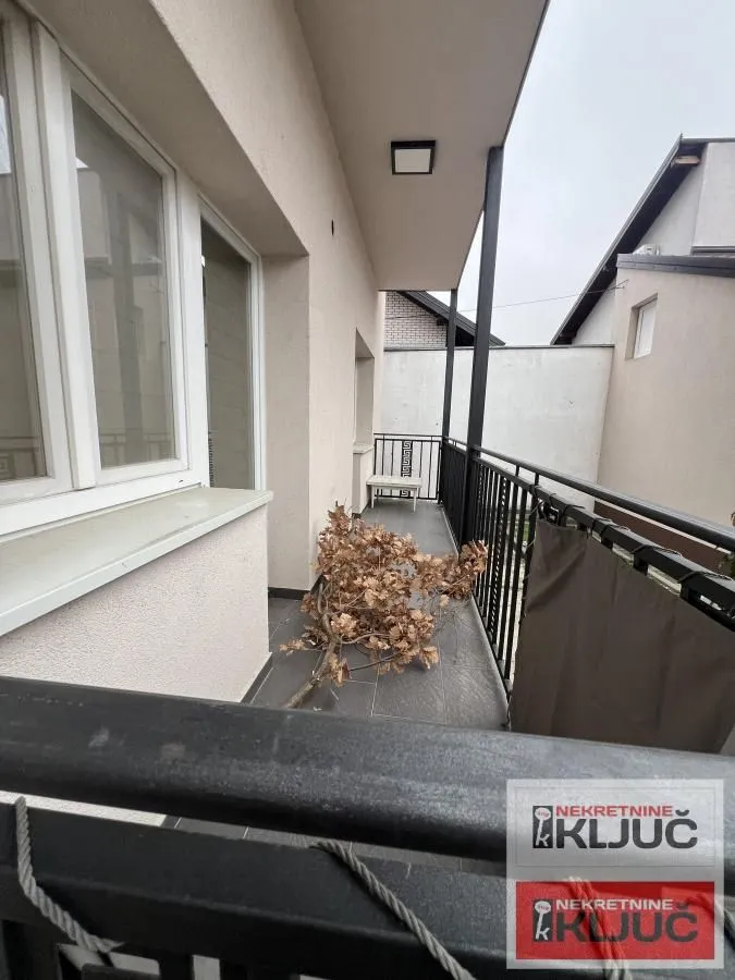 Prodaja, trosoban stan, 87m², Veternik, Novi Sad Sve Podlokacije