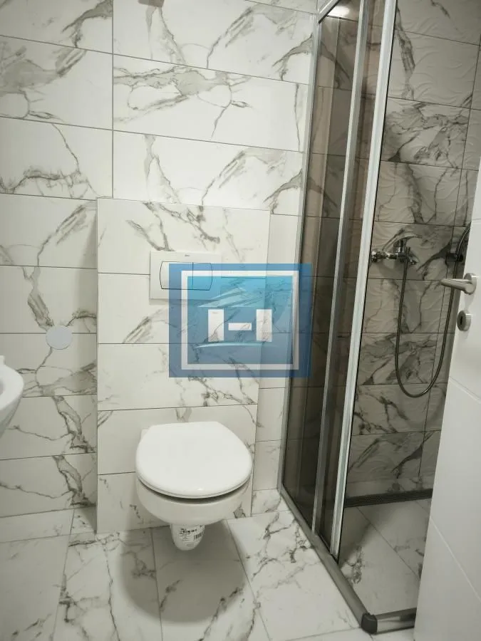 Izdavanje, stan, 223m², Centar, Ćuprija