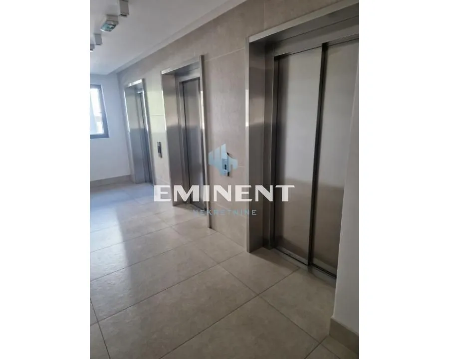 Izdavanje, dvosoban stan, 56m², Novi Beograd Blok 65, Novi Beograd Sve Podlokacije