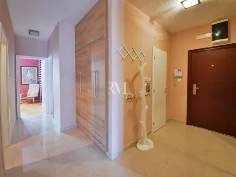 Sale, two bedroom apartment, 86m², Dobrota, Kotor - image 3