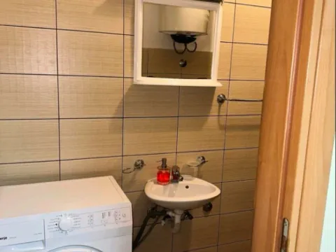 Izdavanje, jednosoban stan, 45m², Dalmatinska ulica, Podgorica - image 2