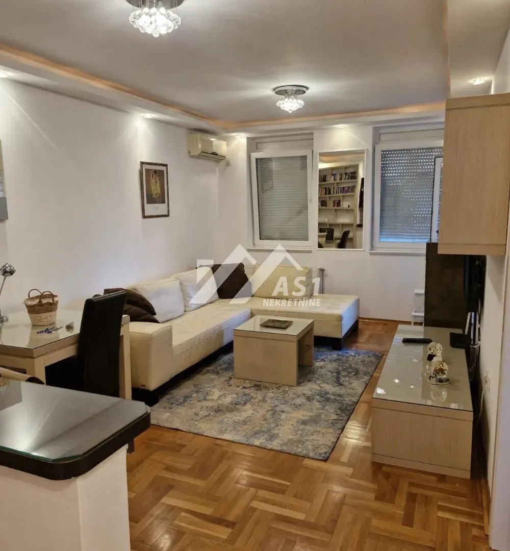Izdavanje, jednosoban stan, 45m², Grbavica, Novi Sad Sve Podlokacije
