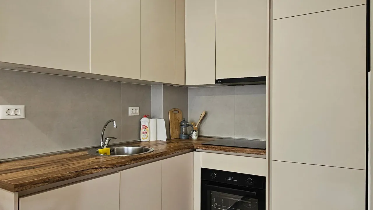 Izdavanje, jednosoban stan, 45m², Stari Aerodrom, Podgorica