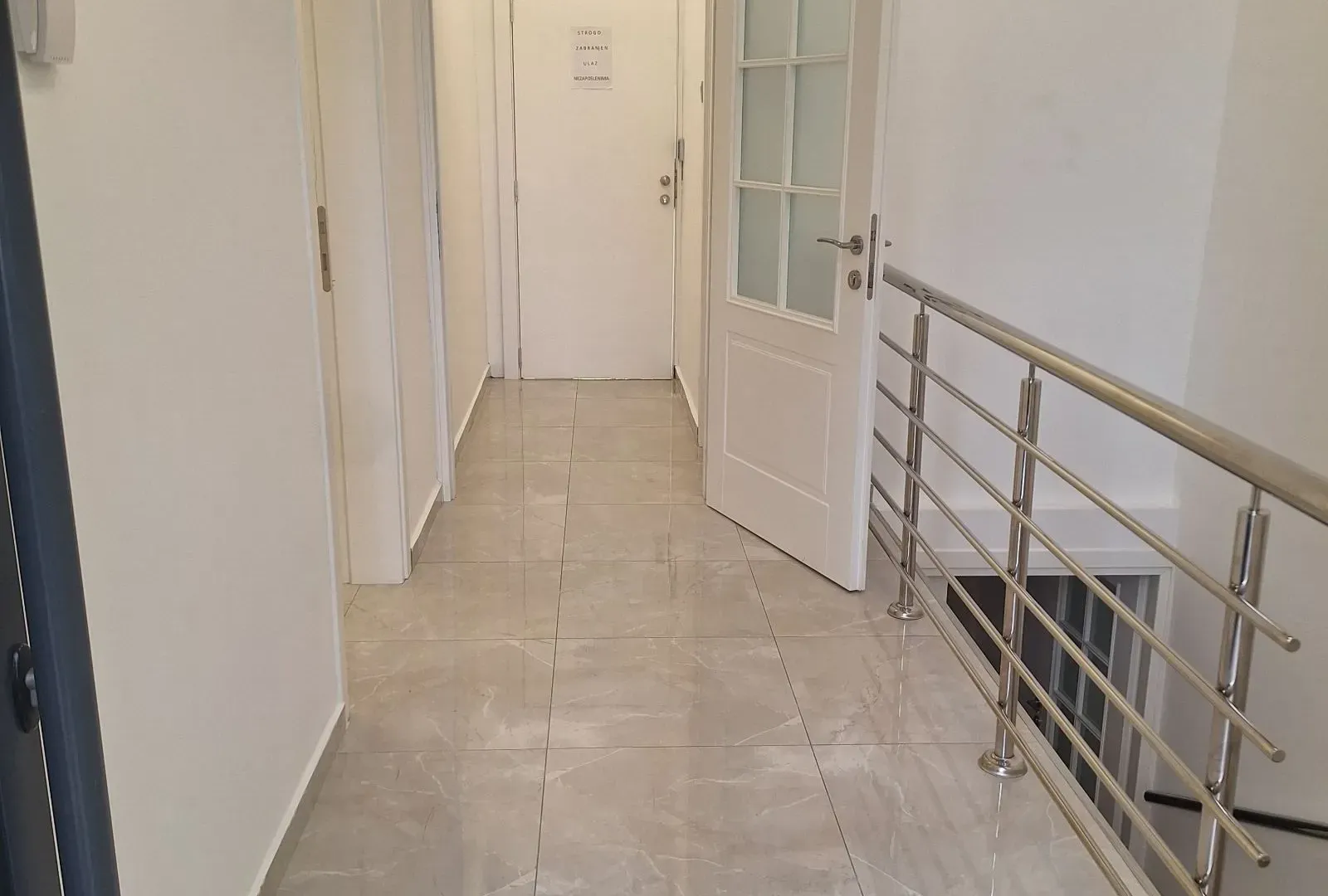 Rent, office space, 240m², Autobuska stanica, Podgorica