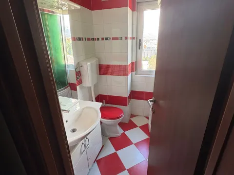 Izdavanje, jednosoban stan, 66m², Pobrežje, Podgorica - image 5