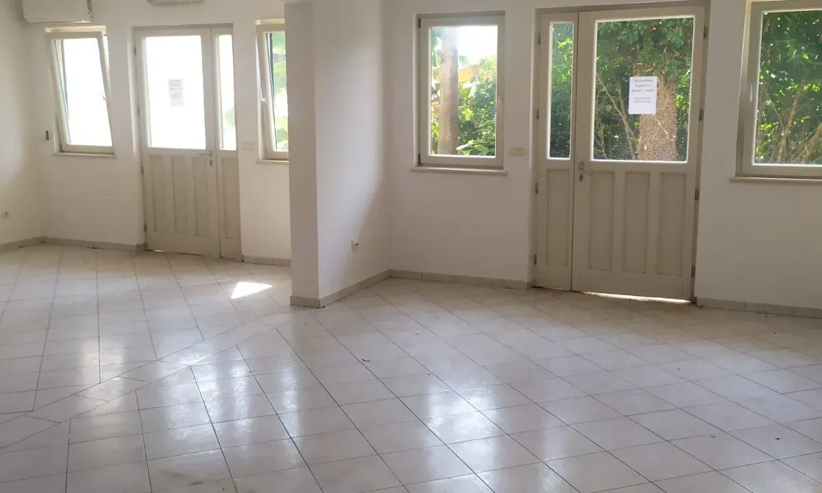 Prodaja, poslovni prostor, 106m², Herceg Novi, Crna Gora