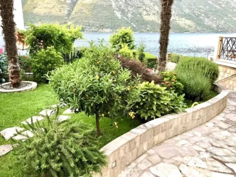 Prodaja, kuća, 390m², Stoliv, Kotor - image 3