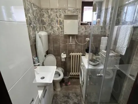 Prodaja, kuća, 155m², Sremska Kamenica, Petrovaradin - image 17