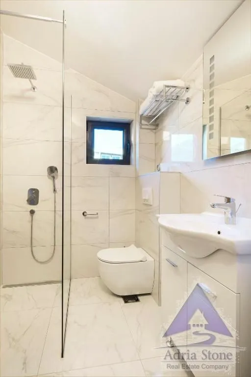 Prodaja, ugostiteljski objekat, 658m², Centar, Budva