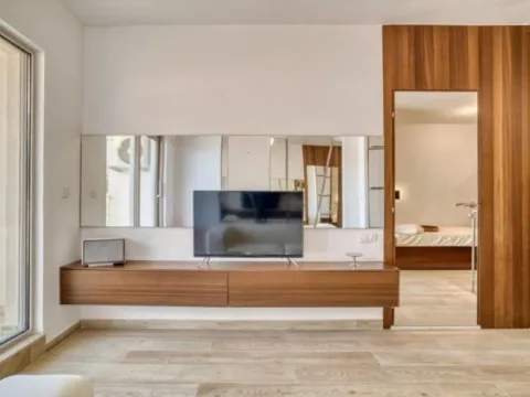 Prodaja, garsonjera, 33m², Centar, Budva - image 13