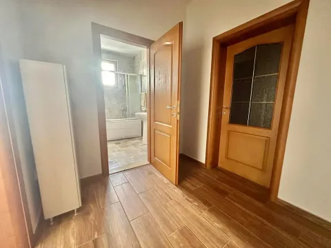 Izdavanje, dvosoban stan, 50m², Topla, Herceg Novi - image 6