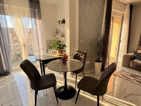 Prodaja, dvosoban stan, 74m², Bečići, Budva - image 1