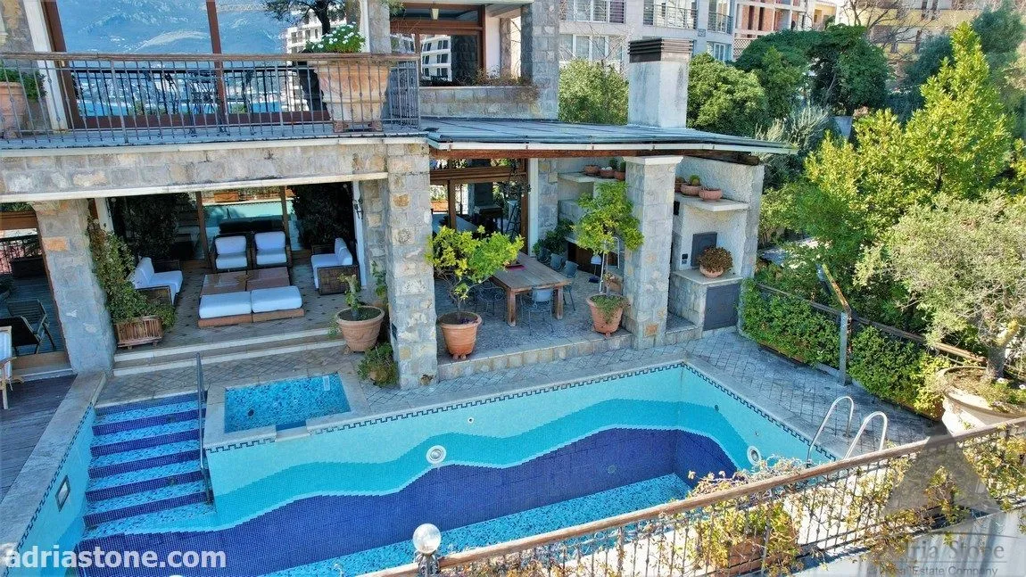 Sale, house, 820m², Centar, Budva