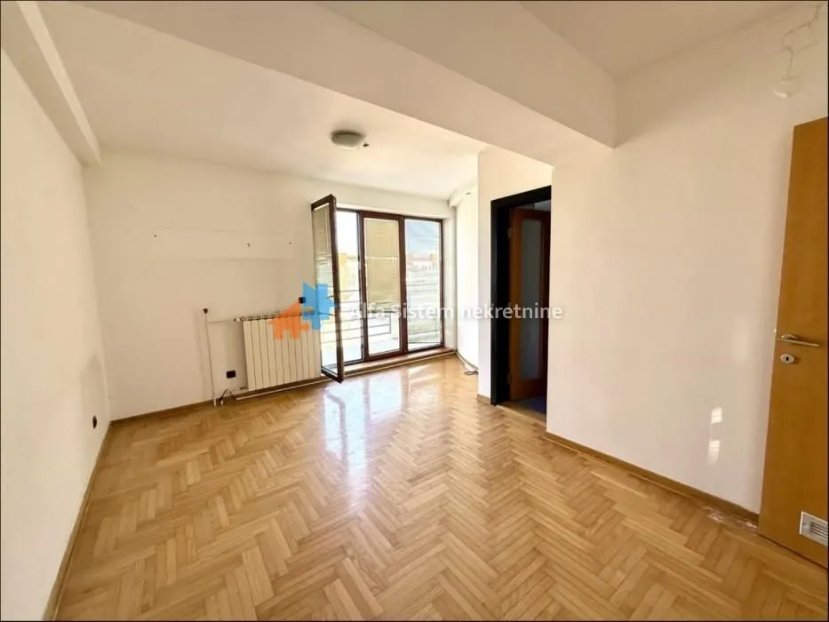 Prodaja, stan, 208m², Kalenić Pijaca, Vračar Sve Podlokacije