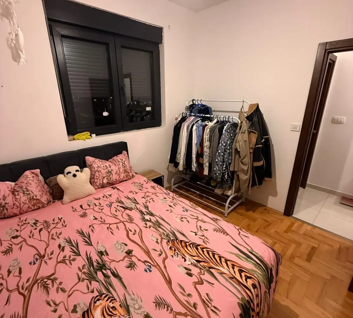 Izdavanje, dvosoban stan, 60m², Zabjelo, Podgorica