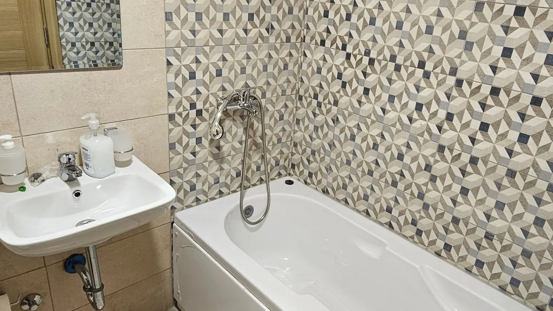 Rent, one bedroom apartment, 42m², Stari Aerodrom, Podgorica