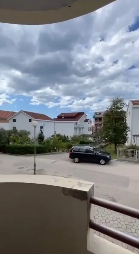 Izdavanje, jednosoban stan, 51m², Podmaine, Budva