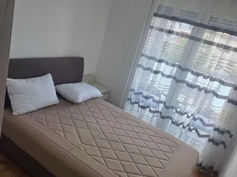 Izdavanje, jednosoban stan, 40m², Pobrežje, Podgorica - image 3