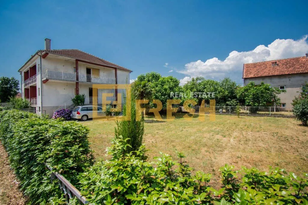 Sale, house, 214m², Tološi, Podgorica