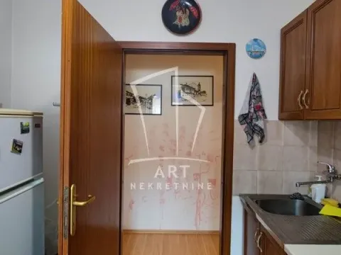 Prodaja, trosoban stan, 107m², Petlovo Brdo, Beograd - image 5