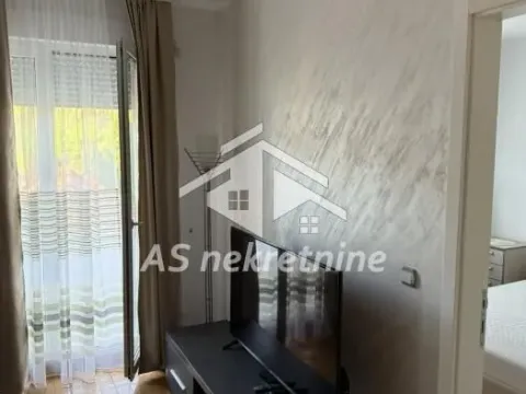 Izdavanje, dvosoban stan, 70m², Savski Venac, Beograd - image 2