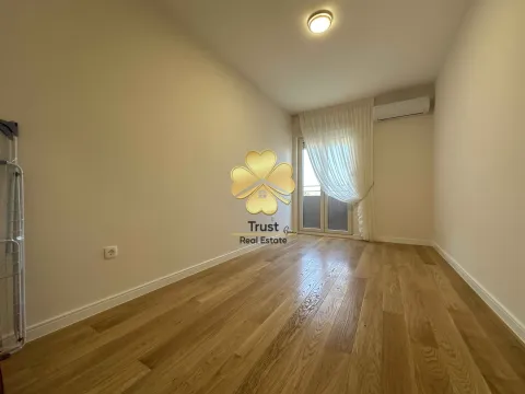 Izdavanje, dvosoban stan, 70m², Central Point, Podgorica - image 7