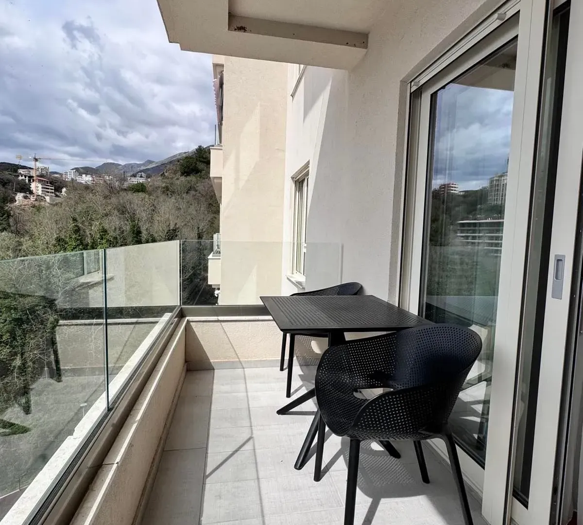 Rent, one bedroom apartment, 55m², Bečići, Budva