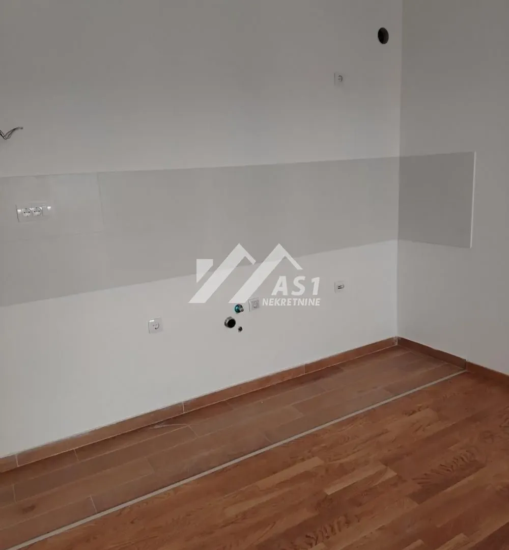 Prodaja, trosoban stan, 67m², Petrovaradin, Novi Sad