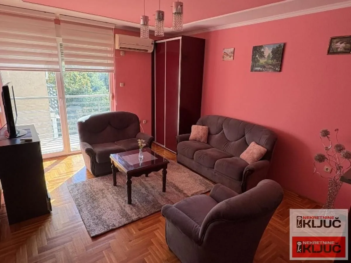 Izdavanje, dvosoban stan, 43m², Grbavica, Novi Sad Sve Podlokacije