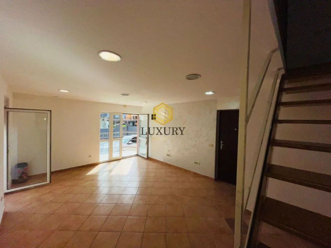 Rent, office space, 45m², Stari Aerodrom, Podgorica