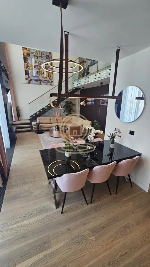 Izdavanje, četvorosoban stan, 161m², Savski Venac, Beograd