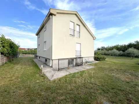 Izdavanje, kuća, 80m², Gornja Gorica, Podgorica - image 17