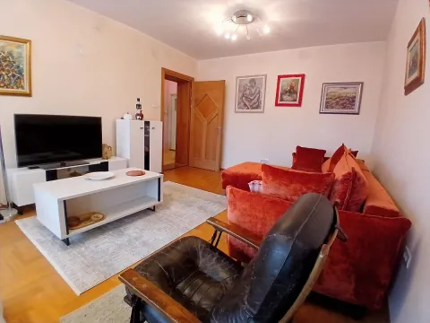 Izdavanje, četvorosoban stan, 88m², Savski Venac, Beograd - image 2