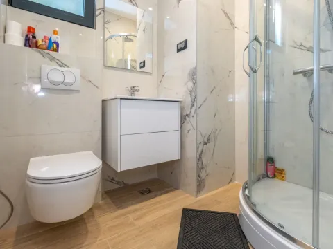 Rent, house, 180m², Gornja Gorica, Podgorica - image 17