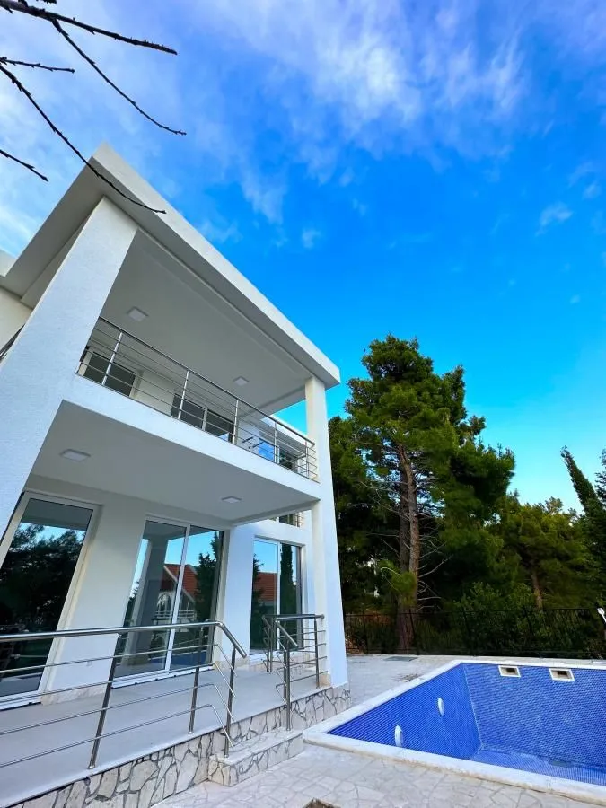 Sale, house, 220m², Bar, Crna Gora