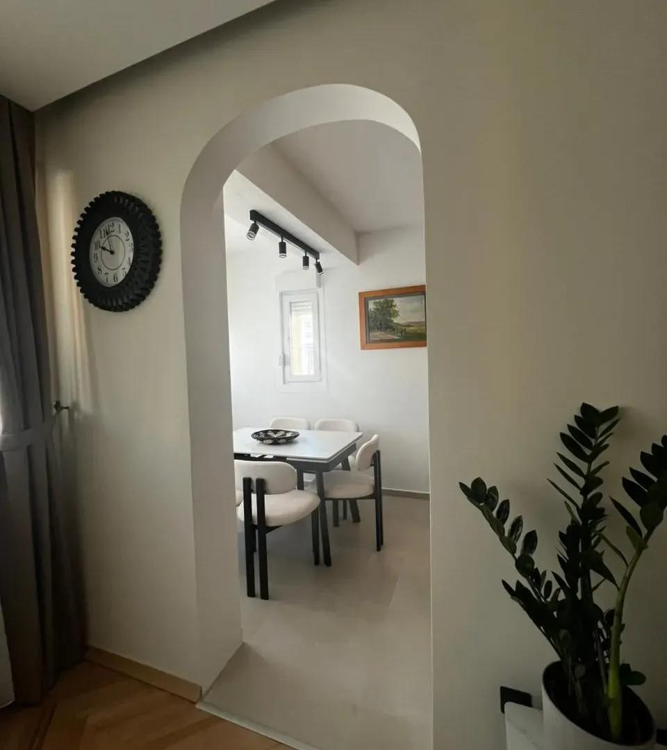 Izdavanje, trosoban stan, 102m², Preko Morače, Podgorica