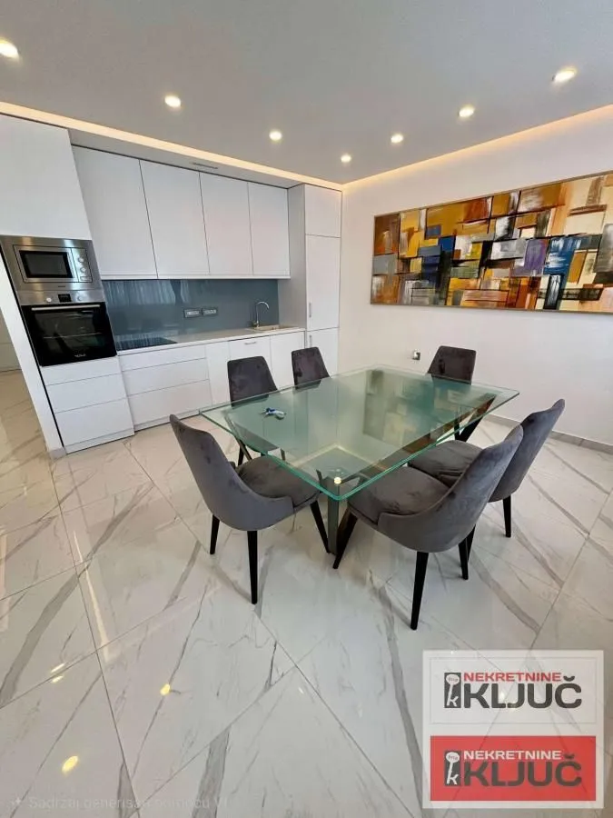 Izdavanje, trosoban stan, 100m², Sremska Kamenica, Petrovaradin
