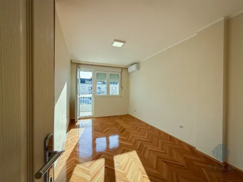 Rent, office space, 90m², Centar, Podgorica - image 8