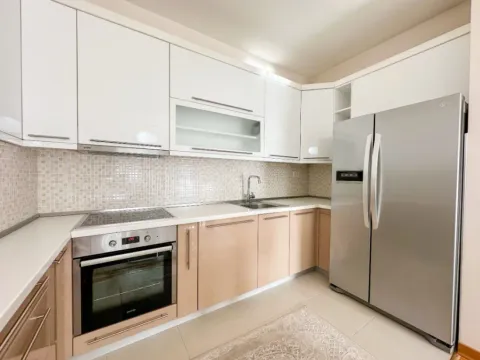Prodaja, dvosoban stan, 63m², City Kvart, Podgorica - image 3