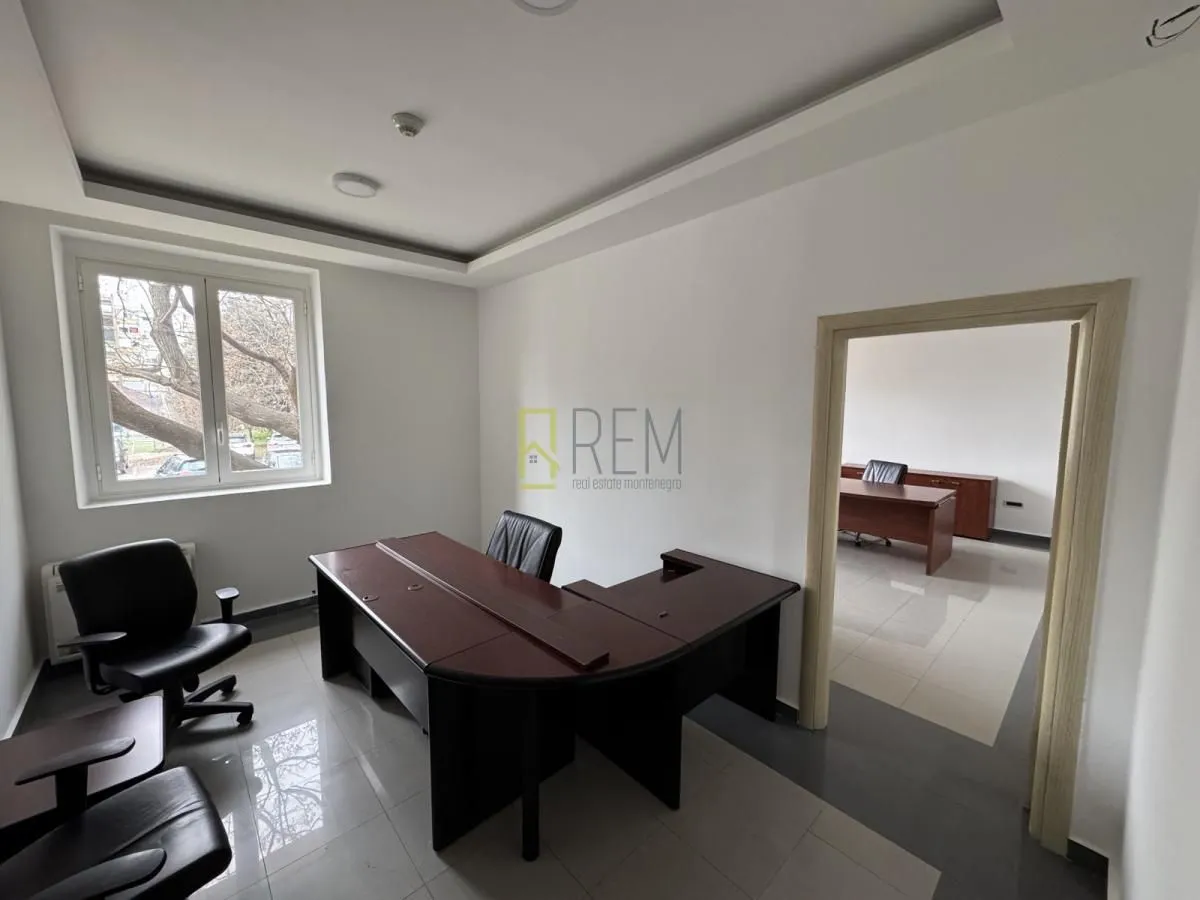 Rent, office space, 240m², Drač, Podgorica