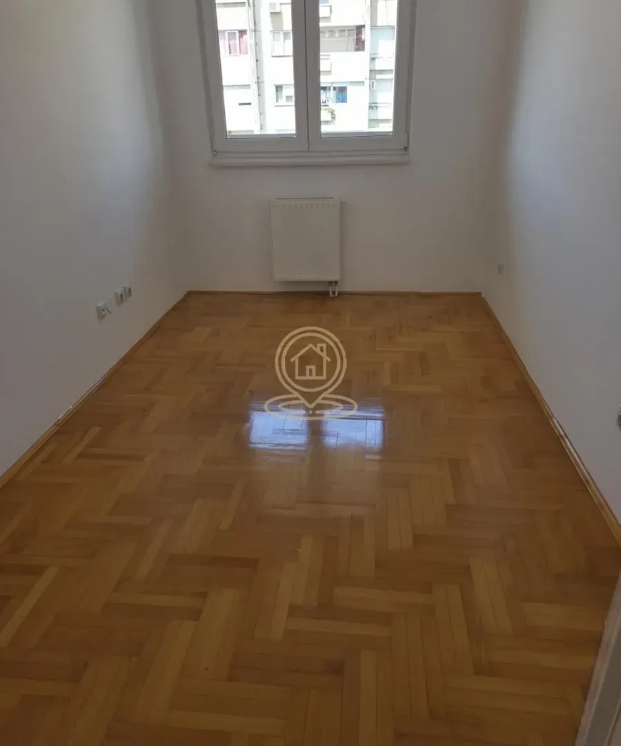 Prodaja, trosoban stan, 80m², Medijana, Niš