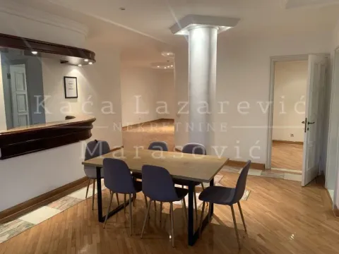 Izdavanje, trosoban stan, 147m², Kalenić Pijaca, Vračar Sve Podlokacije