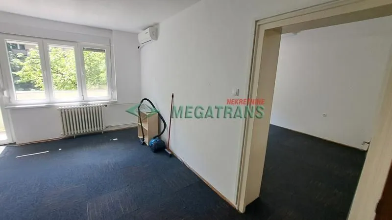 Izdavanje, trosoban stan, 90m², Centar, Novi Sad