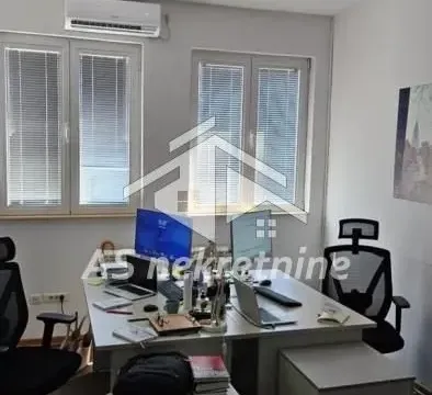 Izdavanje, poslovni prostor, 130m², Stari Grad, Beograd - image 7