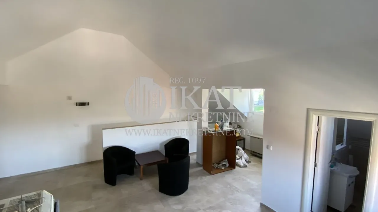 Izdavanje, kuća, 160m², Boleč, Grocka