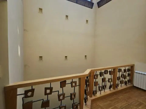 Rent, office space, 343m², Slavujev Venac, Zvezdara Sve Podlokacije