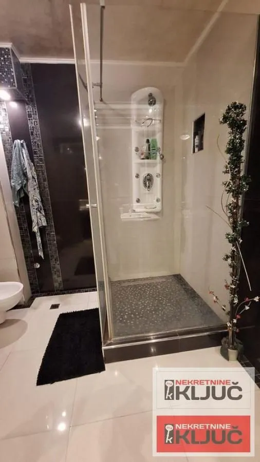 Prodaja, trosoban stan, 108m², Bulevar Evrope, Novi Sad Sve Podlokacije